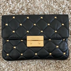 Micheal kors clutch purse